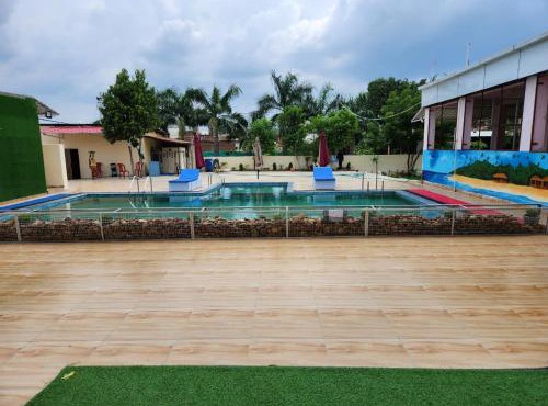 Shriji Resort