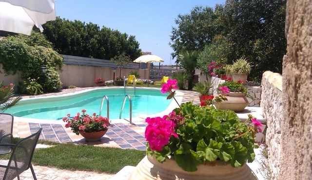 Sicily - Typical holiday villa with swimming pool 6 Pax