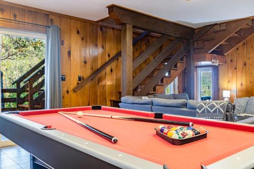 Sierra Vista by Willowbend Creek and waterfalls, Sleeps 16, with Hot tub, Play Yard, Arcade