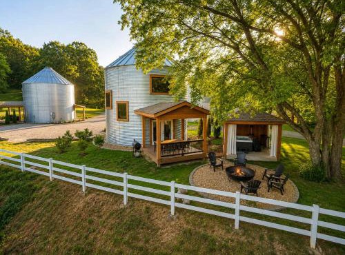 Silo Stay with Pasture Views & Covered Hot Tub