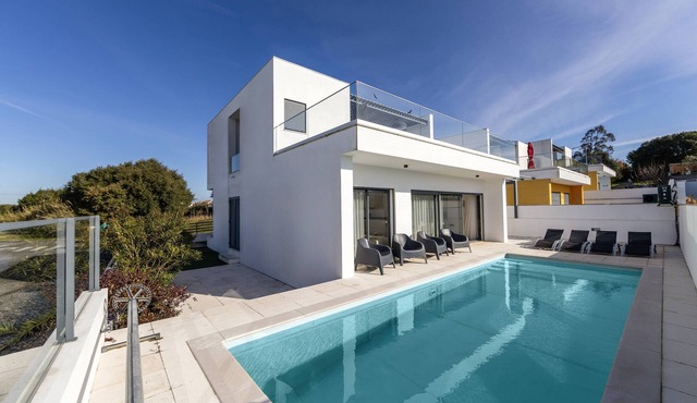 Silver Coast Haven - Private Pool & Terrace