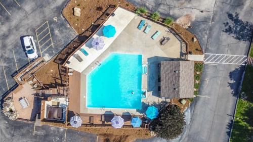 Silver Lake Hideaway - Chic 2 BDR Dog Friendly