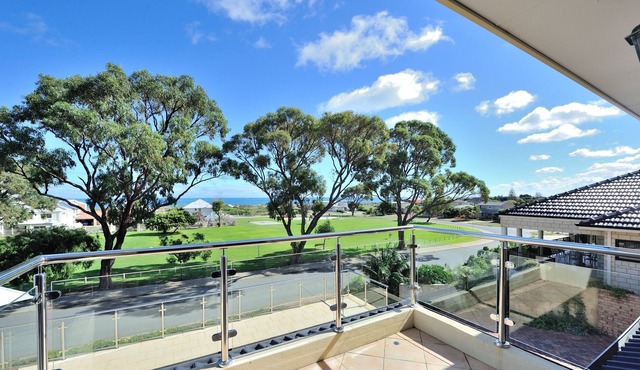 Silver Sands Holiday & Beach House