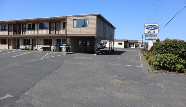 Silver Sands Motel