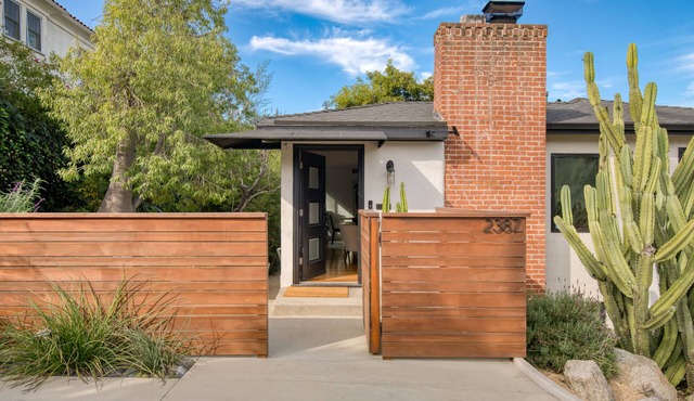 Silver Screen by AvantStay | Luxe Backyard Escape