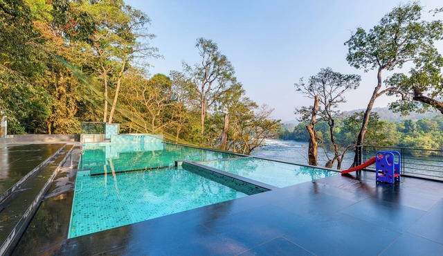 Silverbill Resorts