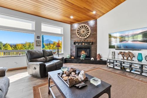 Silverthorne Retreat Hot Tub & Views