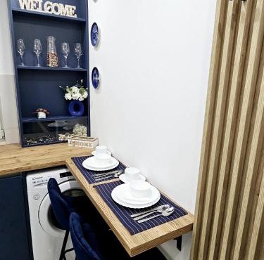 Silvery Studio 20