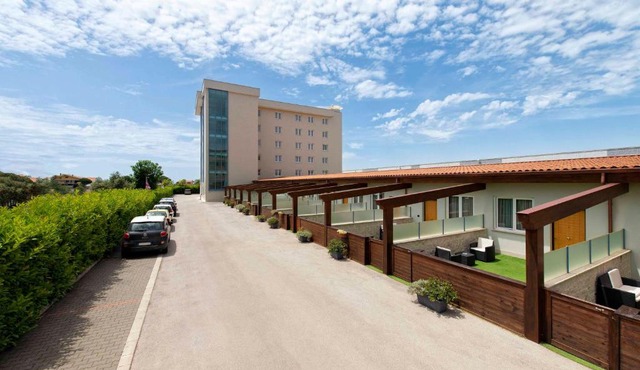 Simon Hotel