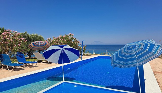 Simple holiday flat by the sea with pool in Ilia, Peloponnese, Greece
