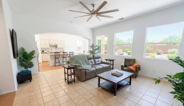 Simple Pleasures 3 Bed 2 Bath Desert Oasis