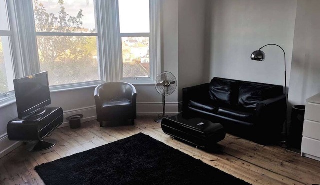 Simple, stylish studio in the heart of St Leonards