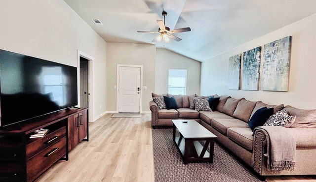 Simplicity Stay - 3BR/2BA - Family Friendly