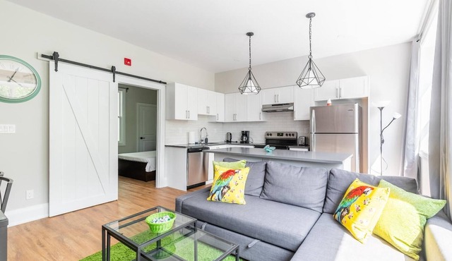 SimplyComfort. Stylish 2Br Apartment in the Heart of Hamilton