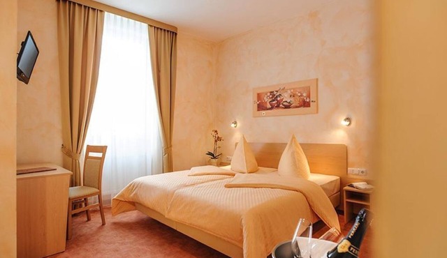 Single room, shower, toilet, non-smoking - Hotel Ristorante Mediterraneo