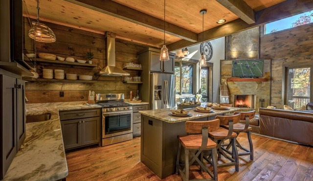 Singing Pines - Mountain Views | Hot Tub | Screened Porch | Fire Pit