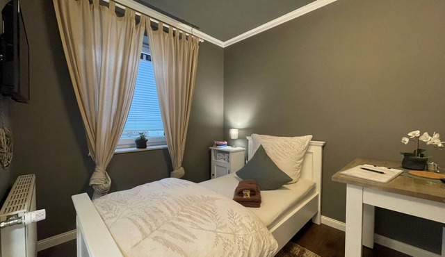Single apartment Pure at Köln Messe Bonn Phantasialand Christmas market