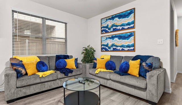 Single-Level Crew Stay | 3BR Near Aubrey Projects