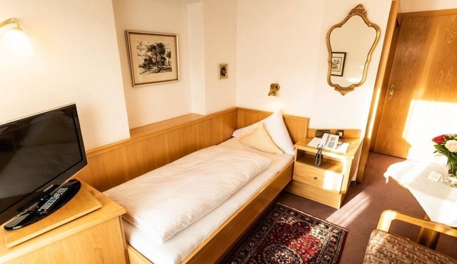 Single room Comfort D - Overnight stay short stay - Hotel Helga