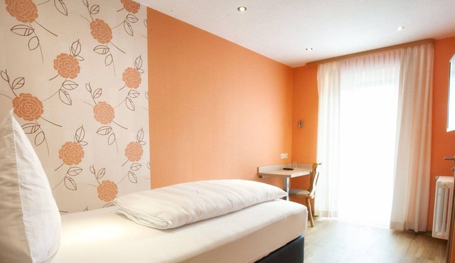 Single room, shower / WC, comfort - Hotel-Restaurant Haus Hubertus