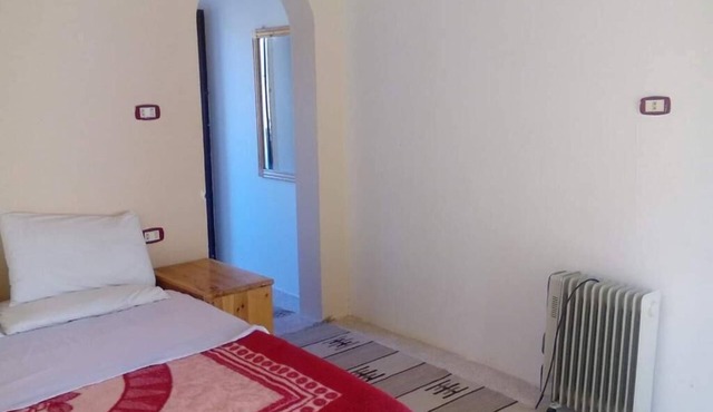 Single Room with Private Bathroomn