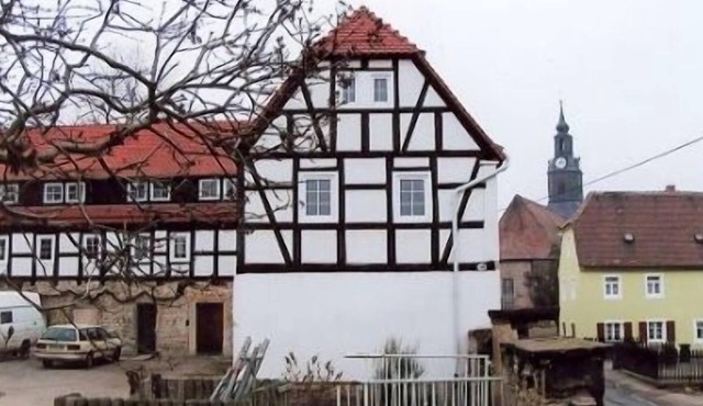 Single room with mini kitchen