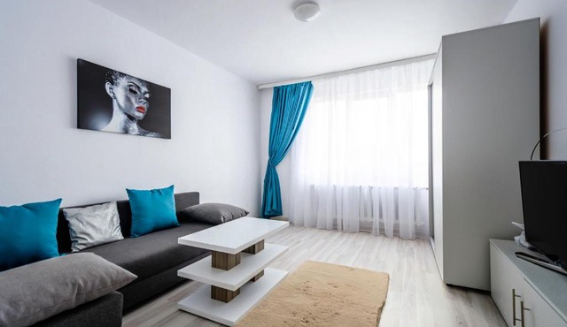 Single room with private bath apartment