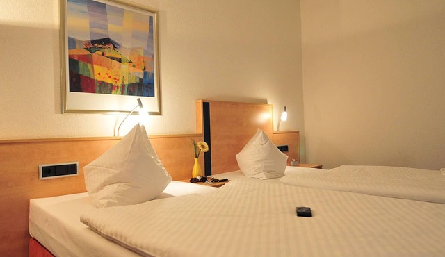 Single room with shower and WC