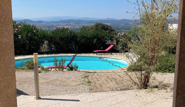 Single-storey villa with exceptional panoramic view