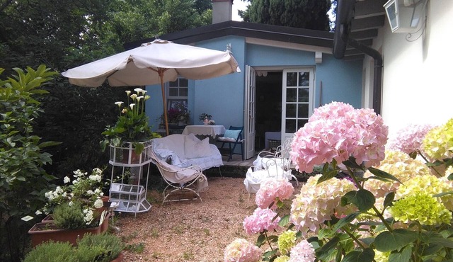 Single villa a few steps from Lake Garda
