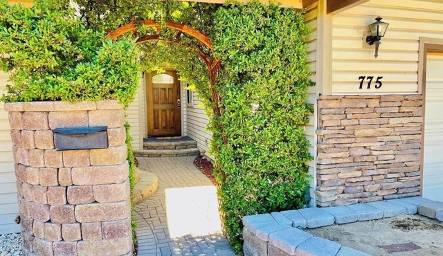 SingleStory/3BD/Sleeps11/Pet OK