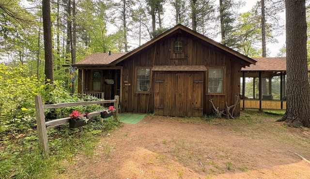Singwakiki - Main Cabin on Nichols Lake