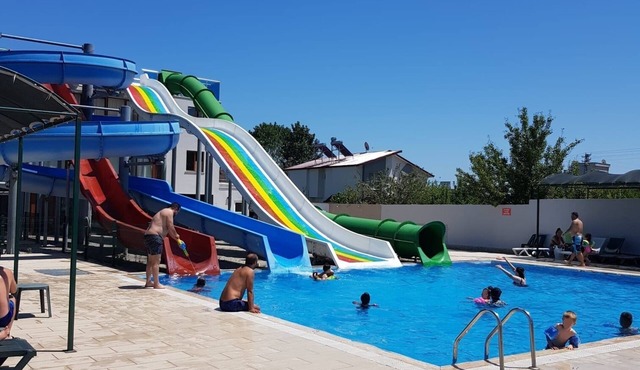 Sinopsis Resort Otel