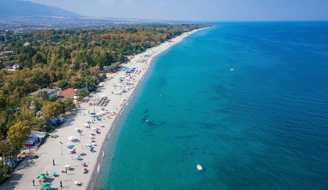 Sintrivanis Beach Resort