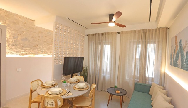 Siroa Tranquil - A minimalistic chic house in the heart of Hermoupoli