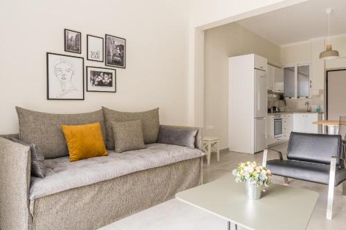 Sissy apartment