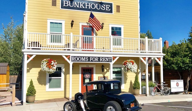 Sisters Bunkhouse - 4 bedroom boutique Hotel