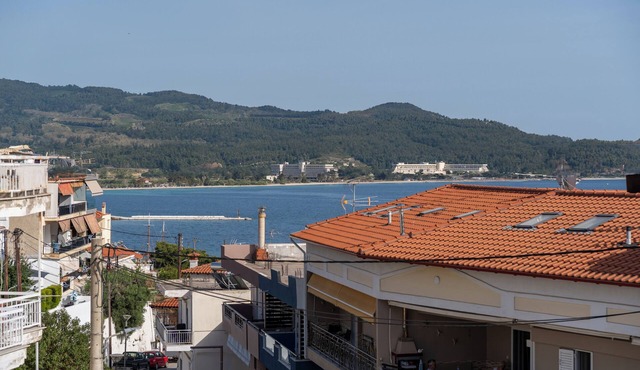 SithoniaRS 2nd Floor Center Apartment with amazing Seaview