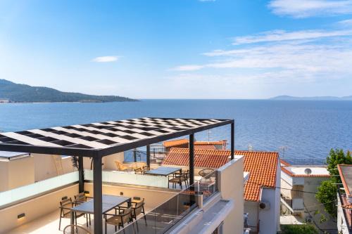 SithoniaRS Boho Edition Luxury 1st Floor Apartment