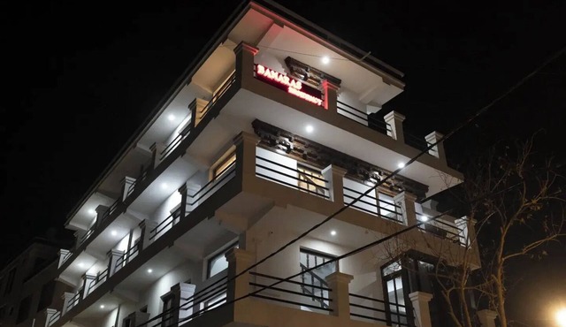 Situated 10 mints from airport 10 mints from main market and mountains view.