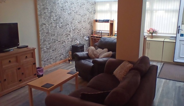 Situated down a tree lined, no through road. Close to shops and restaurants.