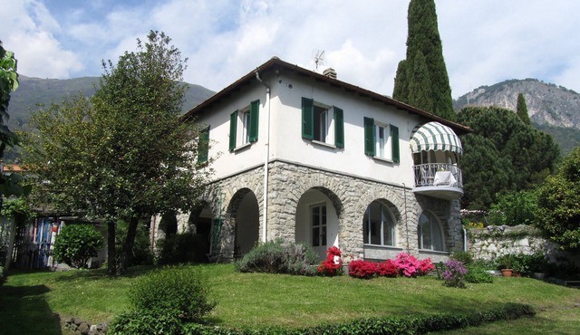 Situated in a beautiful & relaxing place on Lake Como,. Perfect family of 4.