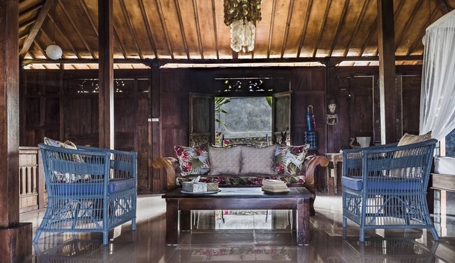 Situated in authontic rural north bali surrounded by rice fields.