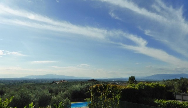 Situated inside olive oil farm, Altabina enjoys a panoramic position over the valley and the large h