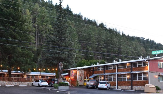 Sitzmark Chalet Inn