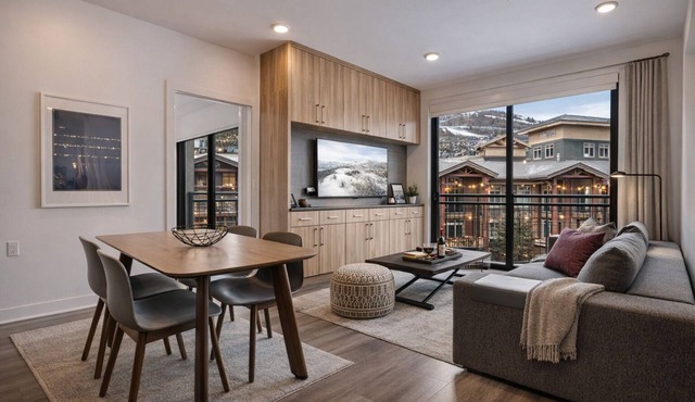 Ski-Access | 2 Queen Beds | Private Patio | Hot Tub