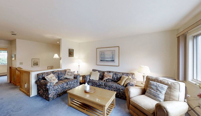 Ski-adjacent home with hot tub, pool, sauna & gym access