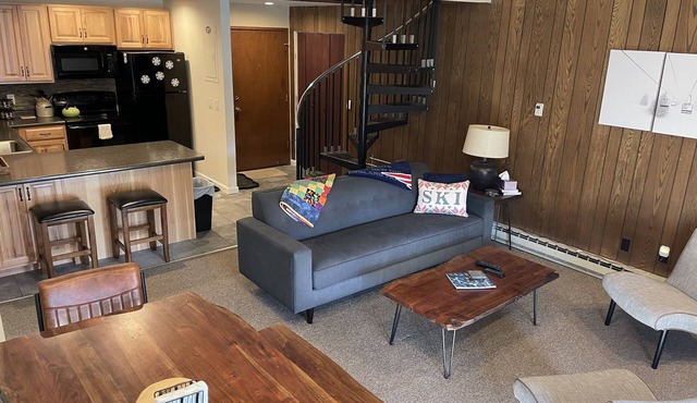 Ski condo close to multiple resorts