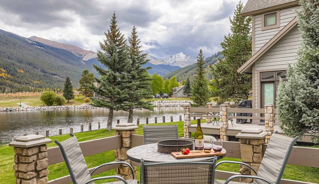 Ski/Golf Duplex-Pond Views, Base of Mtn, Close to Lifts