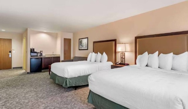 Ski, Hike, Relax in this Scenic Eagle-Vail Valley - 2 Units with Breakfast Incl.